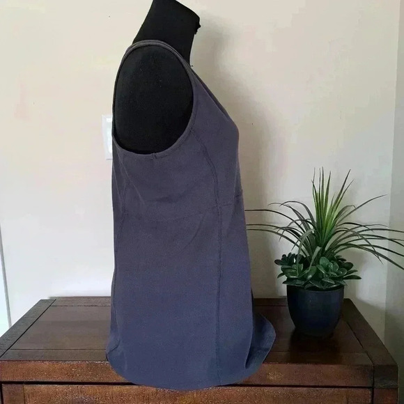 NWT  Tuff Veda Active Tank Grey Large Workout Top with Built In Bra - Picture 4 of 10